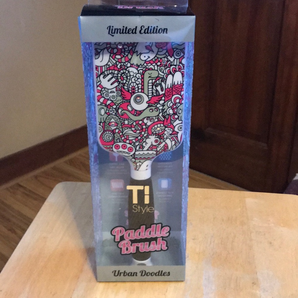 Paddle Brush. TI style urban doodles.